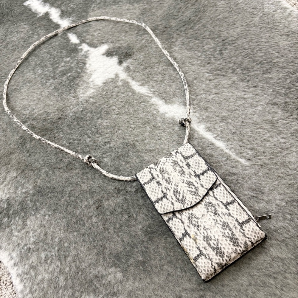 NWT A New Day Faux Snake Phone Crossbody Bag - Picture 2 of 11